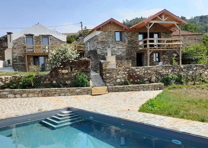 Вилла Leonardo Vale de Carneiro