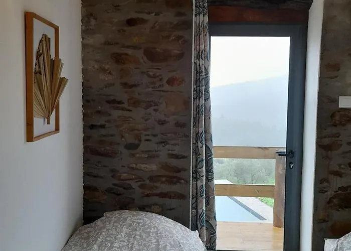 Вилла Leonardo Vale de Carneiro